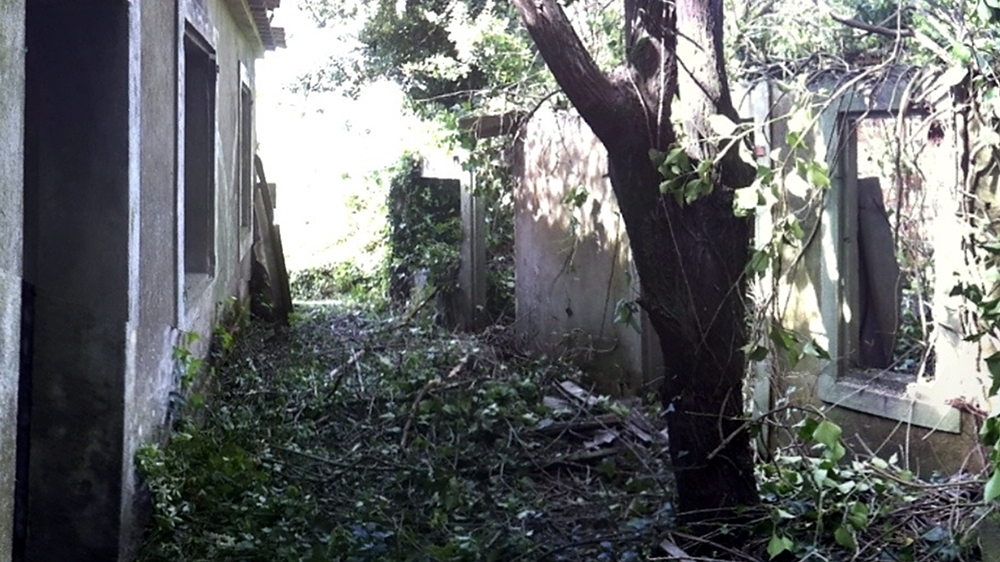 Vivienda abandonada en Galicia, cerca del Río Sarela