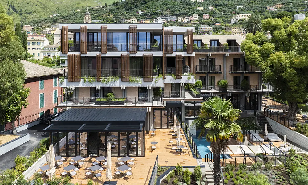 Fachada de madera exterior Gradpanel en Hotel Capitolo